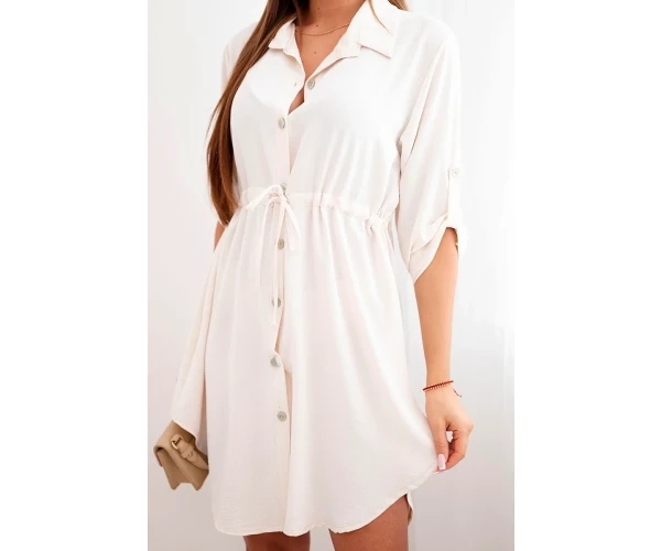 Sukienka z zapięciem na guziki i wiązaniem w talii jasno beżowa-4