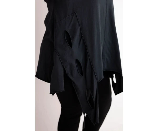 Bluzka damska bawełniana Plus Size z asymetrycznym dołem i wycięciami czarna-4