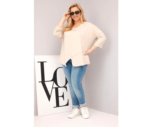 Bluzka damska bawełniana Plus Size z głębokim dekoltem V i asymetrycznym dołem beżowa-2
