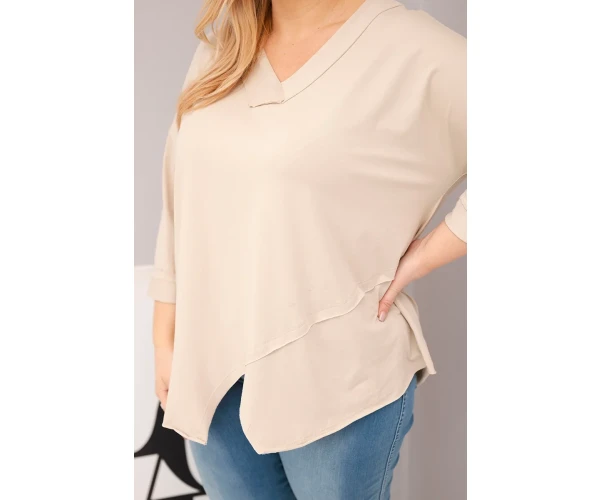 Bluzka damska bawełniana Plus Size z głębokim dekoltem V i asymetrycznym dołem beżowa-4