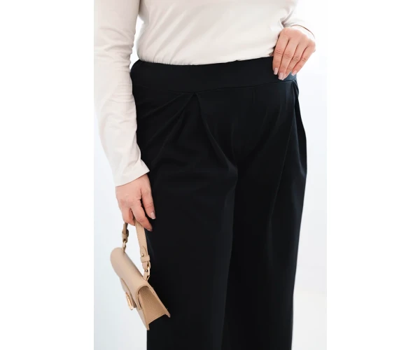 Spodnie damskie Plus Size z szerokimi nogawkami i plisowaniem czarne-4