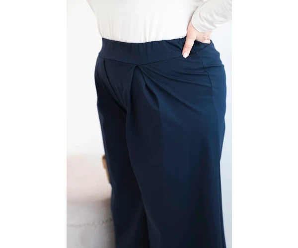 Spodnie damskie Plus Size z szerokimi nogawkami i plisowaniem granatowe-4