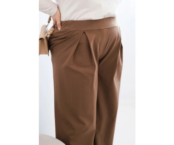 Spodnie damskie Plus Size z szerokimi nogawkami i plisowaniem camelowe-4