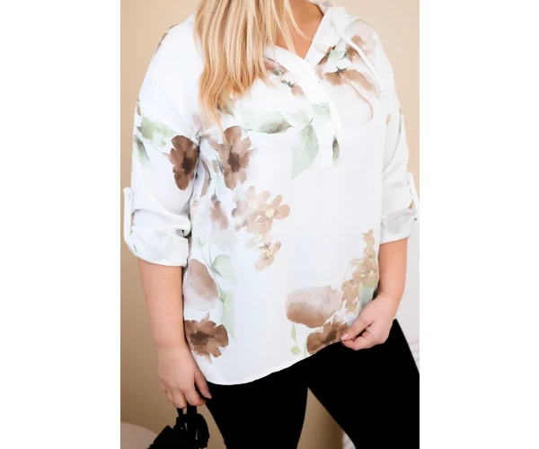 Bluzka damska Plus Size z wiskozy z kapturem i kwiatowym wzorem biała-4