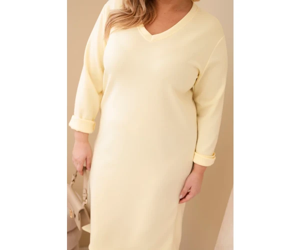Sukienka damska Plus Size masełkowa z dekoltem V i rękawem żółta-3