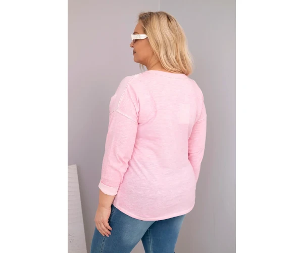 Bluzka damska Plus Size przecierana z napisem Love You More jasno różowa-4