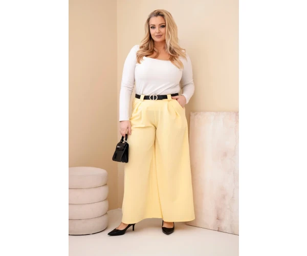 Spodnie damskie Plus Size wiskozowe z szeroką nogawką i paskiem żółte-2