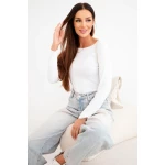 Bluzka damska wiskozowa z szerokim dekoltem i długim rękawem biała-1