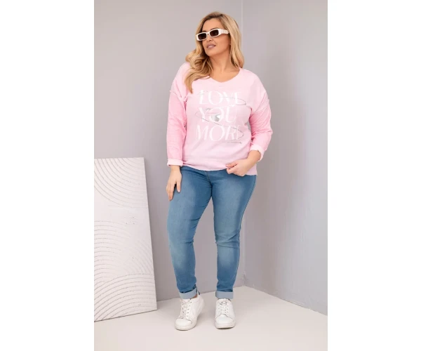 Bluzka damska Plus Size przecierana z napisem Love You More jasno różowa-3