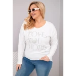 Bluzka damska Plus Size przecierana z napisem Love You More biała-1