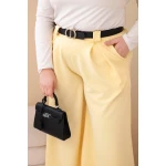 Spodnie damskie Plus Size wiskozowe z szeroką nogawką i paskiem żółte-4